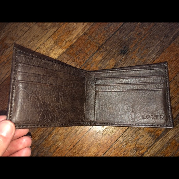 Levis Leather Wallet - Picture 2 of 3